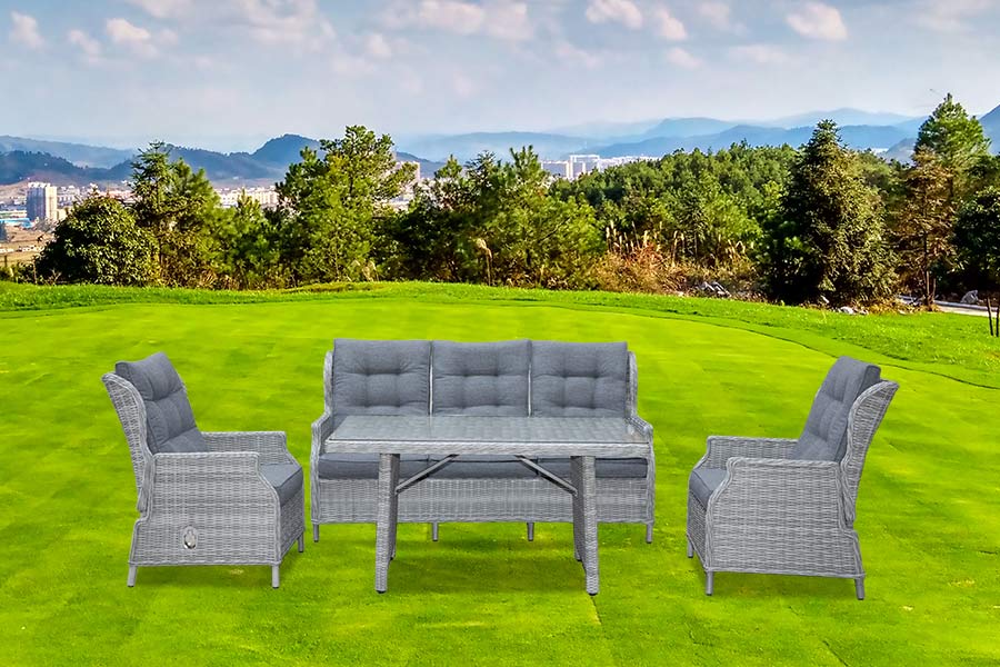 III Sedes recubans Sofa Dining Set