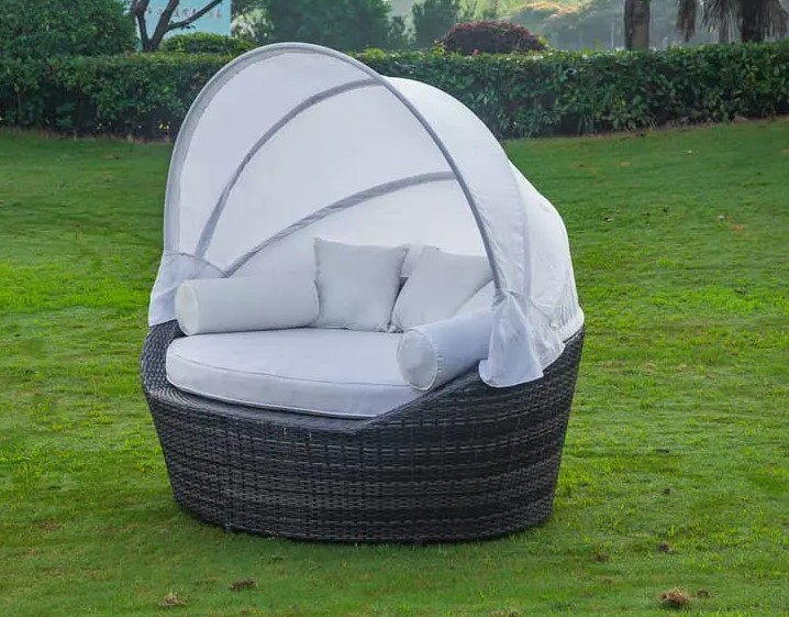 Innovative Comfort: Unicum commoda lectuli ovalis
